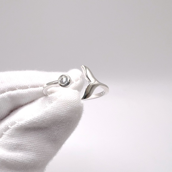Sale $12 Firm! .925 Sterling Silver Whale Tail Ring - Picture 10 of 15